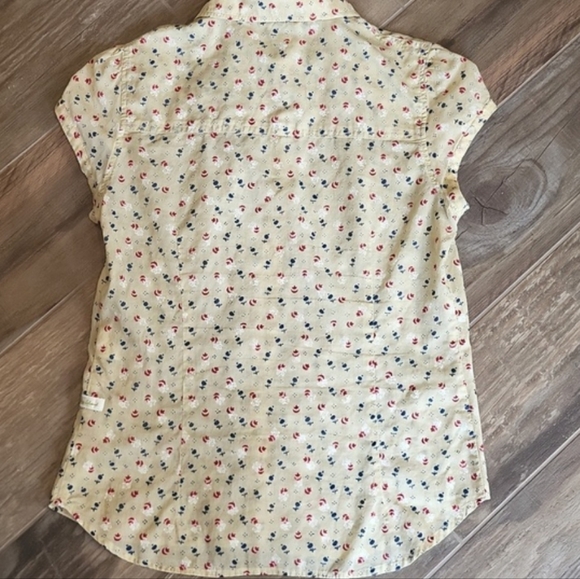 Thursday Island Creamy Tan Floral Cap Sleeve Ruffle Detail Button-up Shirt, XS - Picture 9 of 10